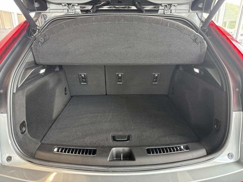 Used 2023 Cadillac XT4 Premium Luxury w/ Technology Package AWD/4WD image 26