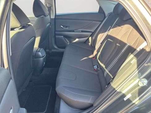 Used 2025 Hyundai Elantra SEL FWD image 15