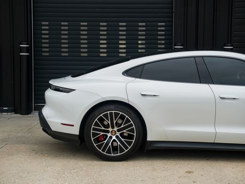 Used 2021 Porsche Taycan 4S image 14