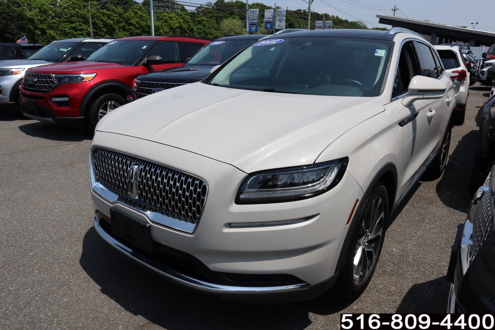 Used 2022 Lincoln Nautilus Reserve AWD/4WD image 4