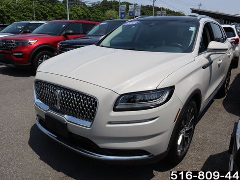 Used 2022 Lincoln Nautilus Reserve AWD/4WD image 4