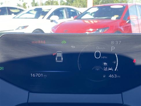 Certified 2025 Toyota Prius LE image 33