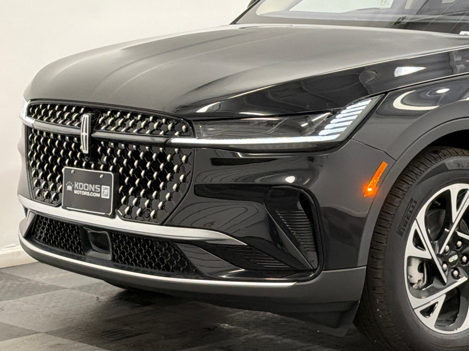 New 2026 Lincoln Nautilus Premier AWD/4WD image 2