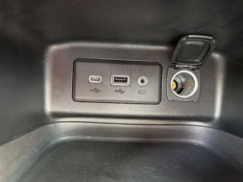 Used 2019 Chevrolet Equinox LT AWD/4WD image 22