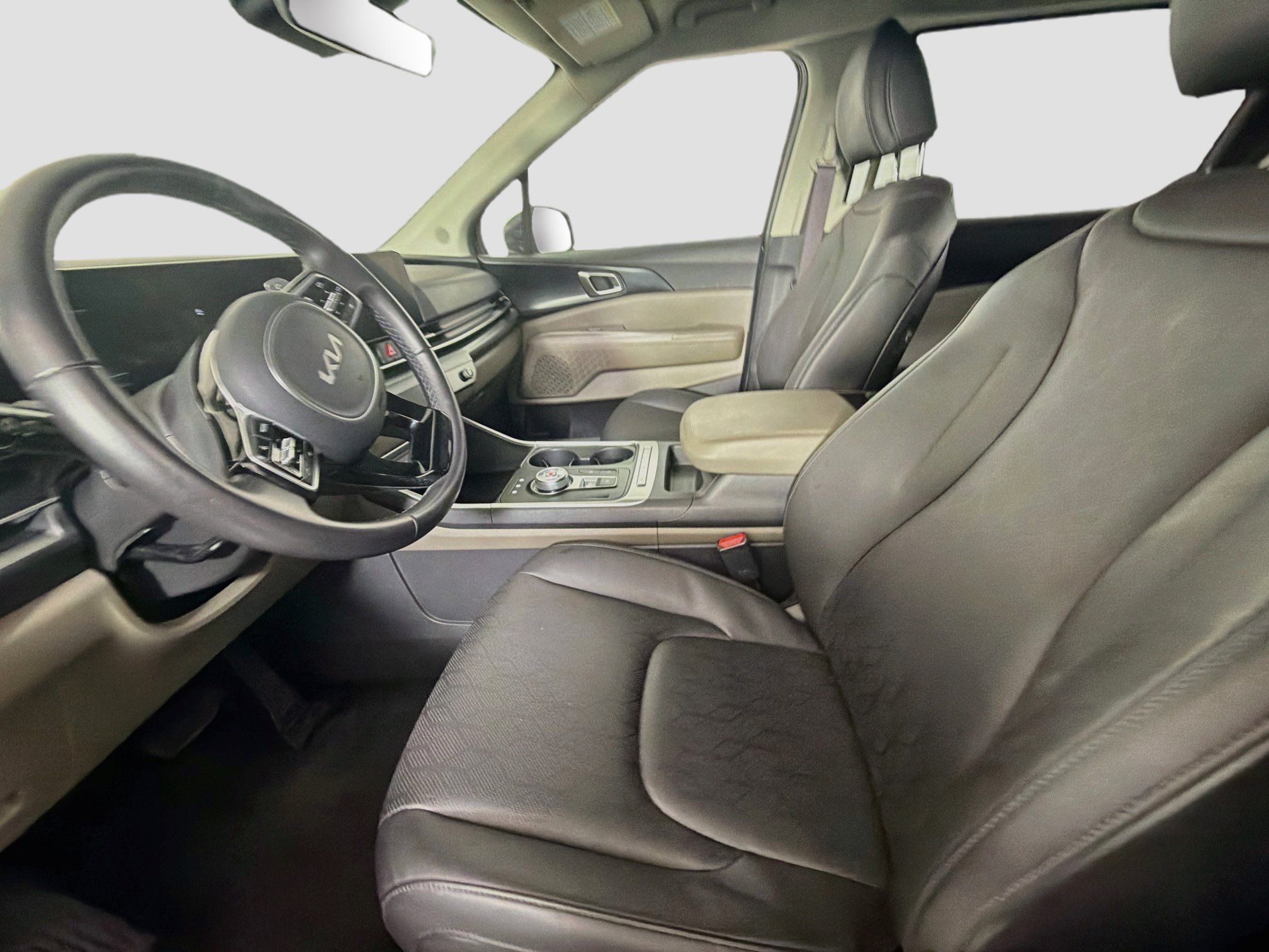 Used 2026 Kia Carnival LXS FWD image 13
