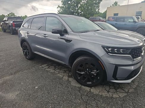 Used 2023 Kia Sorento SX FWD image 2