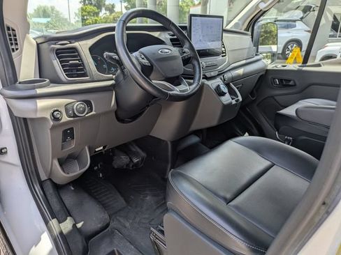 Used 2022 Ford E-Transit Medium Roof RWD image 18