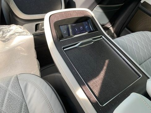 New 2026 Lincoln Navigator Black Label w/ Black Label Special Edition AWD/4WD image 25