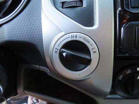 Used 2014 Toyota Tacoma 4x4 Double Cab w/ TRD Sport Package image 6
