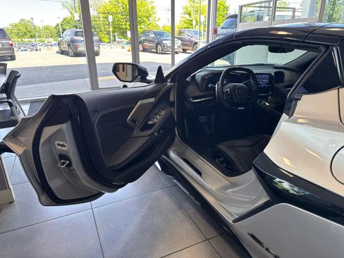 Used 2024 Chevrolet Corvette Z06 RWD image 10