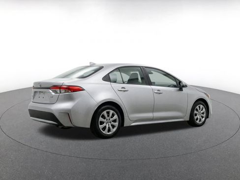 Used 2025 Toyota Corolla LE FWD image 9