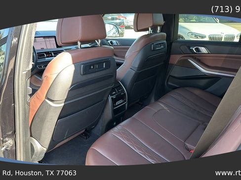 Used 2020 BMW X5 M50i w/ Luxury Seating Package image 27