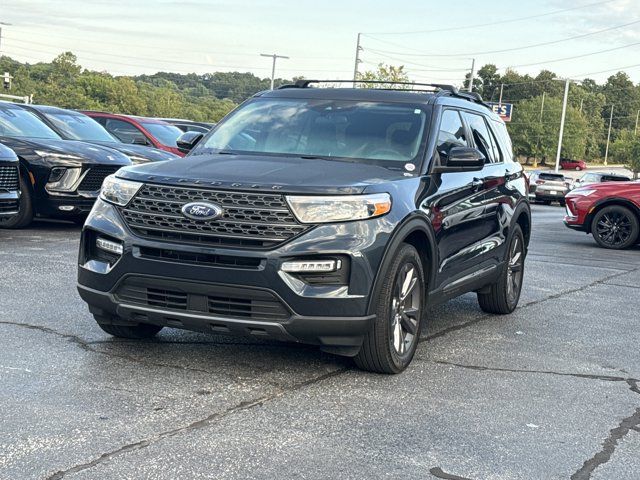 Used 2024 Ford Explorer XLT w/ Equipment Group 202A RWD image 9