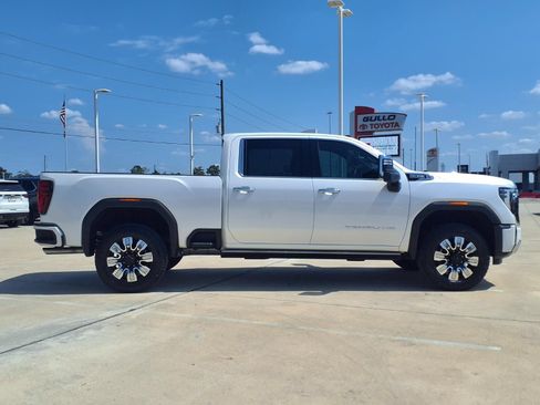 Used 2025 GMC Sierra 2500 Denali w/ Denali Reserve Package AWD/4WD image 5