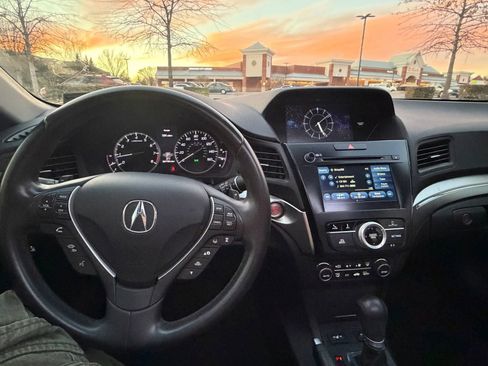 Used 2019 Acura ILX image 9