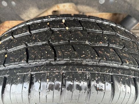 Used 2019 Chevrolet Suburban LT w/ Luxury Package image 9