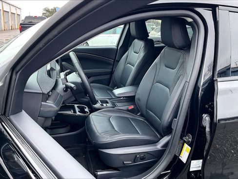 Used 2025 Ford Mustang Mach-E Premium image 7