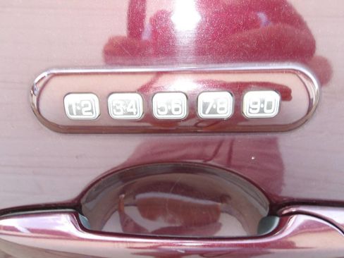 Used 2012 Ford Fusion SEL FWD image 16