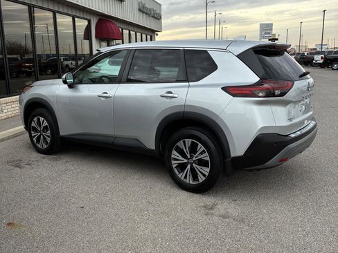 Used 2022 Nissan Rogue SV FWD image 24