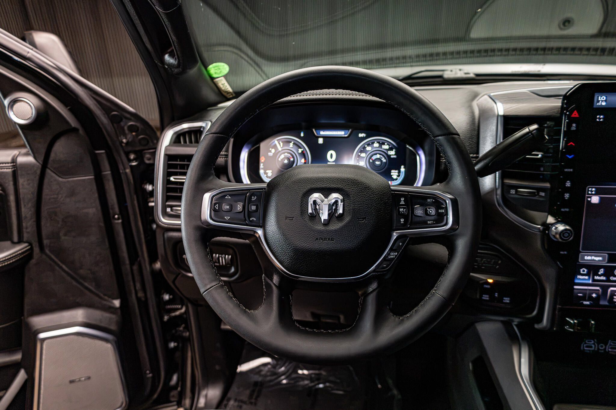 Used 2026 RAM 2500 Laramie AWD/4WD image 15