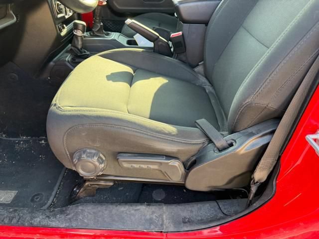 Used 2018 Jeep Wrangler Unlimited Sport S AWD/4WD image 17