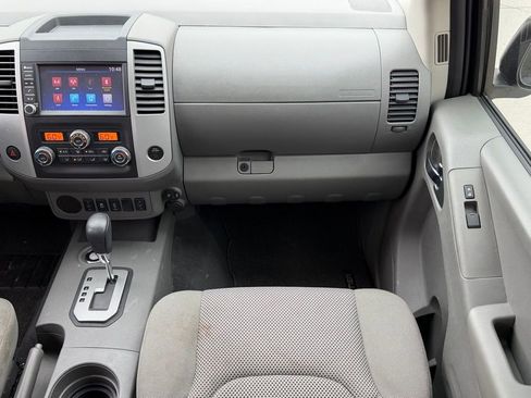 Used 2020 Nissan Frontier SV image 8