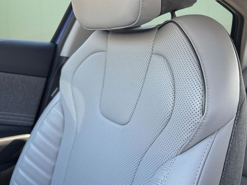 Certified 2025 Hyundai Elantra Limited image 47