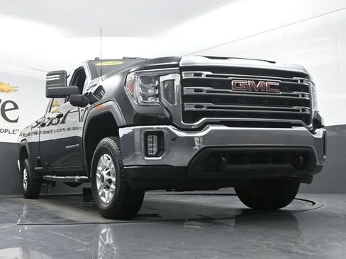 Used 2020 GMC Sierra 2500 SLE w/ X31 Off-Road Package AWD/4WD image 3