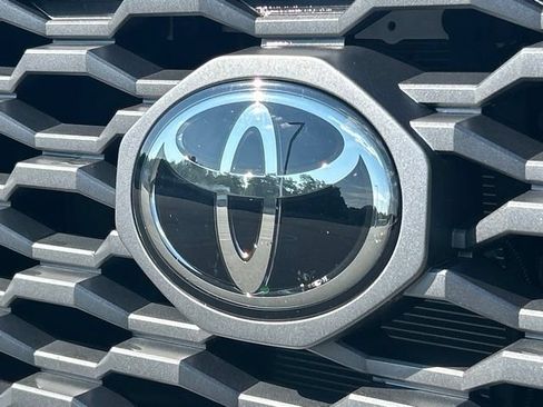 Used 2022 Toyota Tacoma TRD Sport w/ Technology Package AWD/4WD image 12
