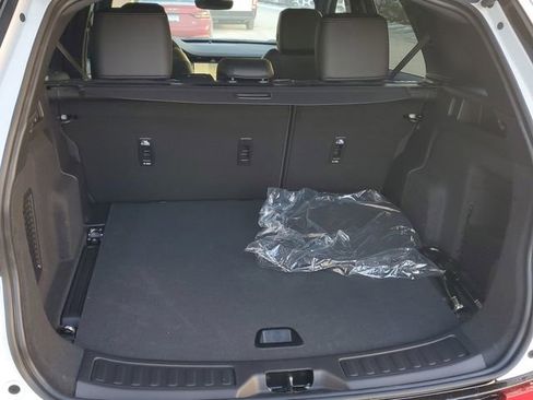 New 2026 Land Rover Discovery Sport Landmark image 9