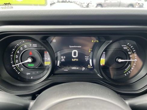 Certified 2025 Jeep Wrangler Unlimited Sahara AWD/4WD image 34
