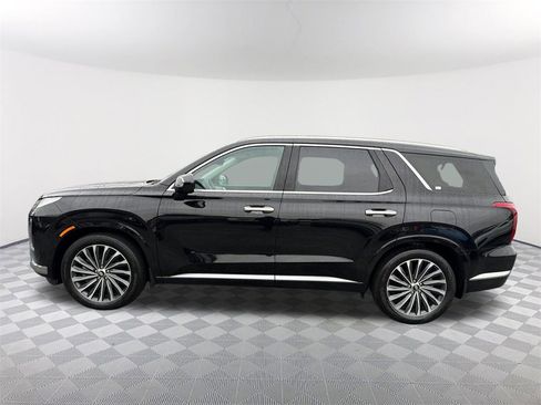 Used 2023 Hyundai Palisade Calligraphy w/ Winter Package image 8