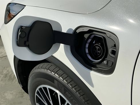 New 2026 Ford Escape SE w/ PHEV Premium Package image 28