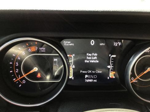 Used 2018 Jeep Wrangler Unlimited Sahara w/ Cold Weather Group AWD/4WD image 32