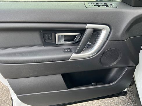 Used 2019 Land Rover Discovery Sport AWD/4WD image 18