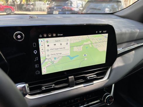 Used 2025 Chevrolet Equinox LT FWD image 20