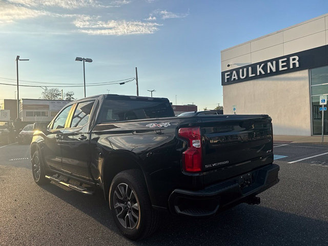 Used 2020 Chevrolet Silverado 1500 RST w/ RST Value Package AWD/4WD image 5