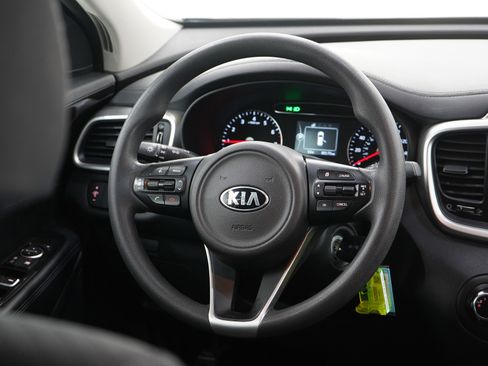 Used 2018 Kia Sorento L image 15