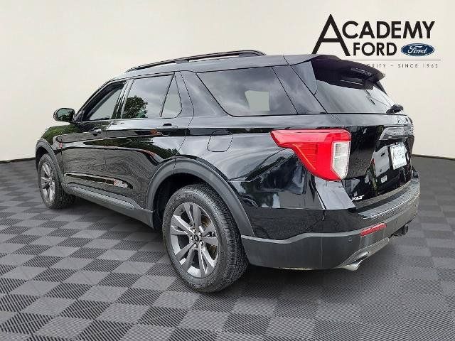 Certified 2023 Ford Explorer XLT w/ Equipment Group 202A AWD/4WD image 4
