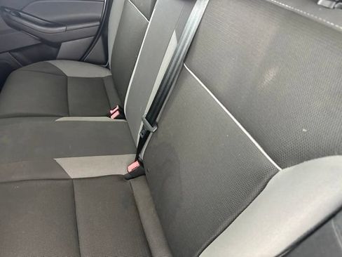 Used 2014 Ford Focus SE FWD image 24