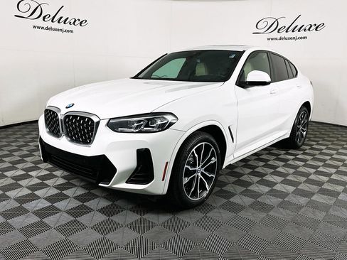 Used 2022 BMW X4 xDrive30i w/ M Sport Package image 3
