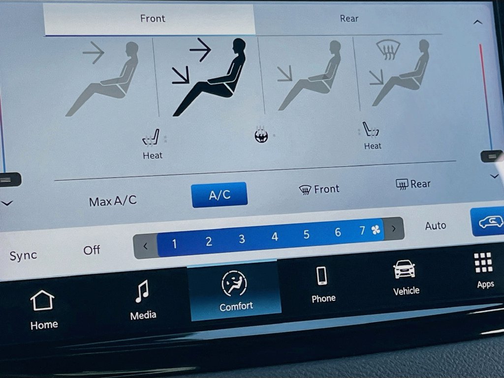 Used 2026 Chrysler Pacifica Select FWD image 19