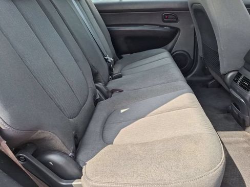 Used 2008 Kia Rondo LX FWD image 24