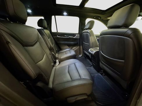 Used 2020 Cadillac XT6 Premium Luxury image 38