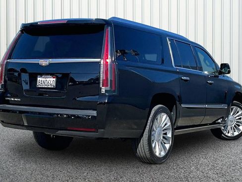Used 2018 Cadillac Escalade ESV Platinum AWD/4WD image 26