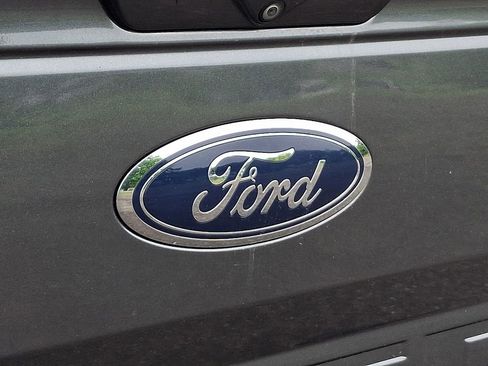 Used 2018 Ford F150 Lariat w/ Equipment Group 502A Luxury AWD/4WD image 30