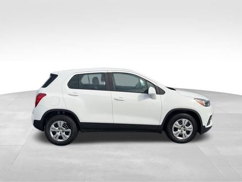 Used 2019 Chevrolet Trax LS image 8