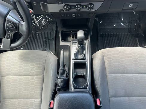 Used 2019 Toyota Tacoma SR5 RWD image 22