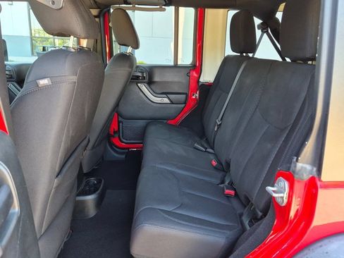 Used 2018 Jeep Wrangler Unlimited Sport S AWD/4WD image 17