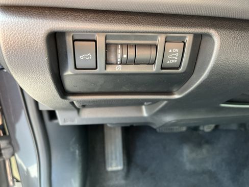 Used 2025 Subaru Forester Premium AWD/4WD image 18